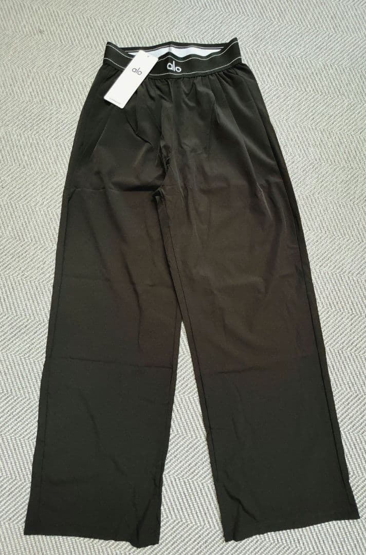 アローヨガ　スーツアップトラウザー　ブラック✨大人気❤️