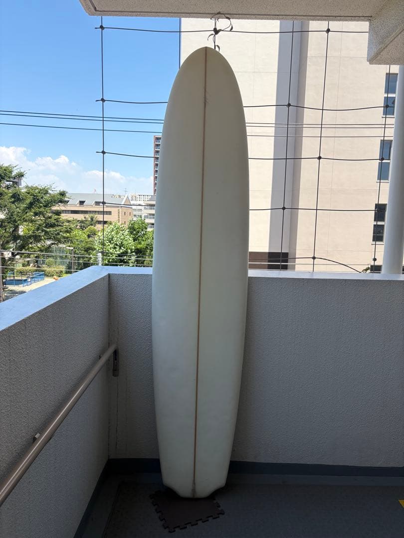 The BeHINDS シェイパー奥田慶ミッドレングス シモンズ 8.2フィート