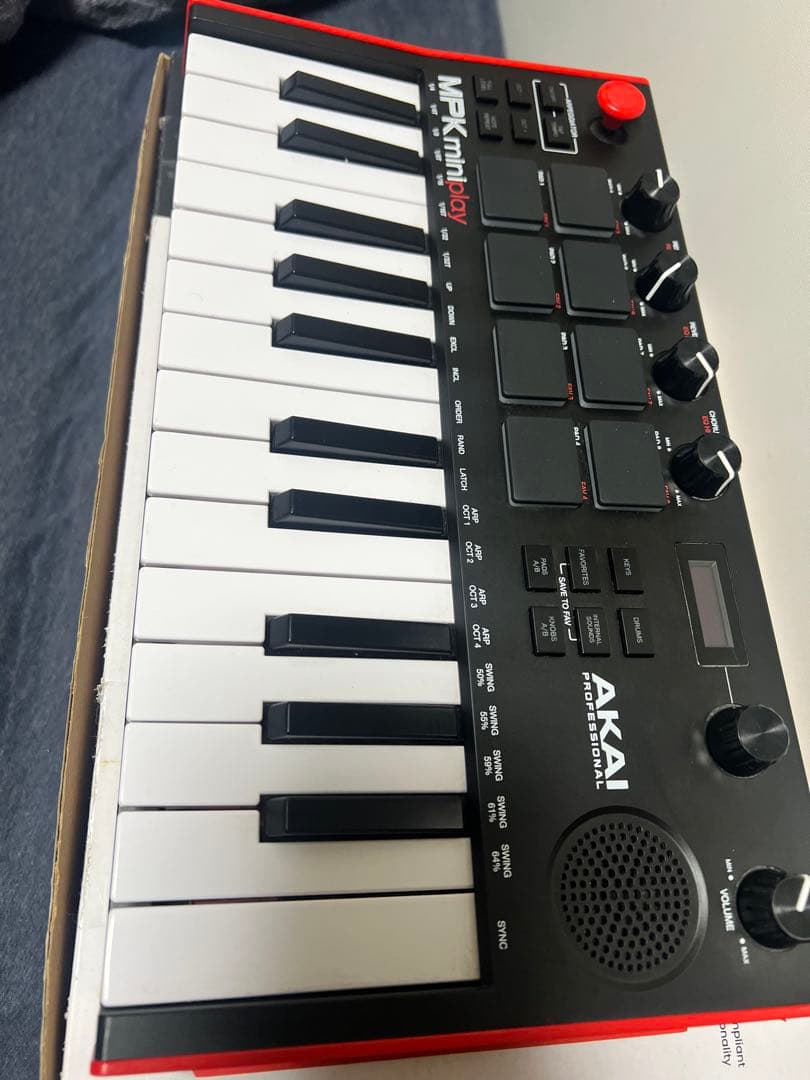 AKAI MPK mini play MIDI キーボード (新しいモデル)