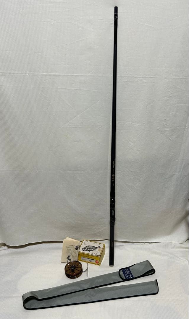 【良品】宇崎日新　NISSIN　釣竿　黒鯛・チヌ用　天然木リール　糸　取説有り