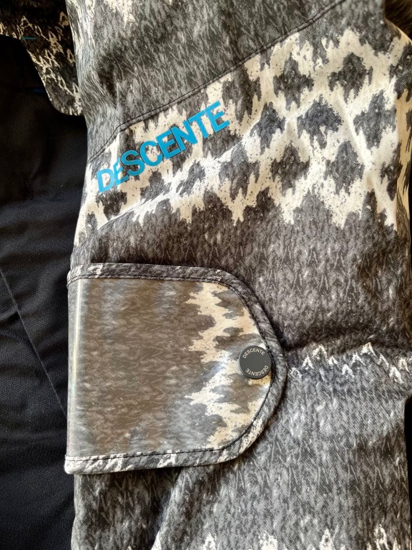 DESCENTE ☆スキー、スノーボードウェア メンズ　Sサイズ