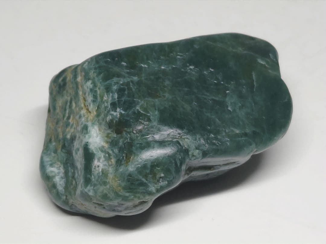 濃緑 64g 翡翠 ヒスイ 原石 鑑賞石 自然石 誕生石 鉱物 鉱石 水石