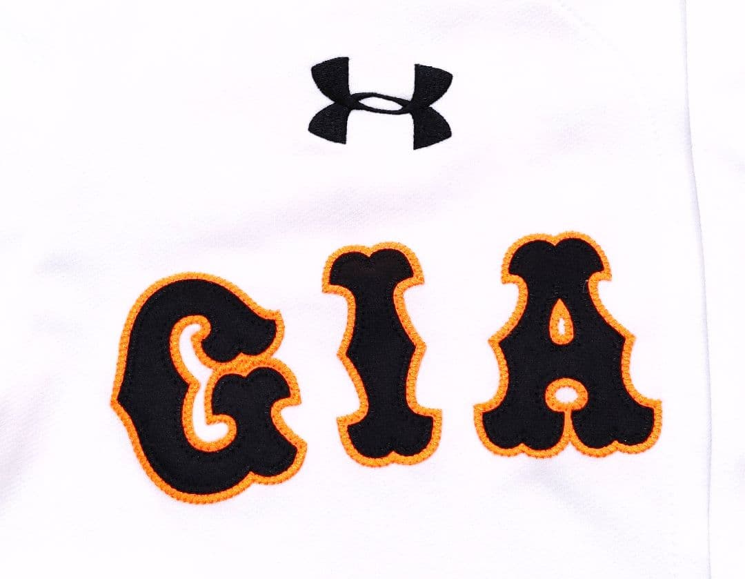 読売ジャイアンツ　坂本　アンダーアーマー　ハイグレード　ユニフォーム　MDサイズ