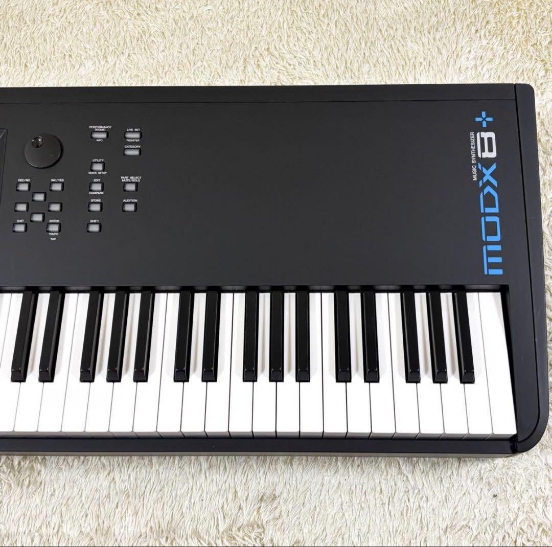 【新品同様】YAMAHA シンセサイザー MODX8+ ソフトケース ペダル付き