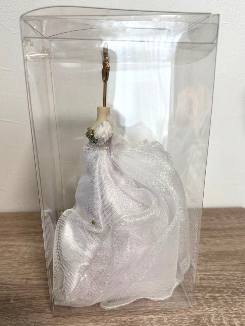 セーラームーン　セレニティ　ジュエリースタンド　ユニバ