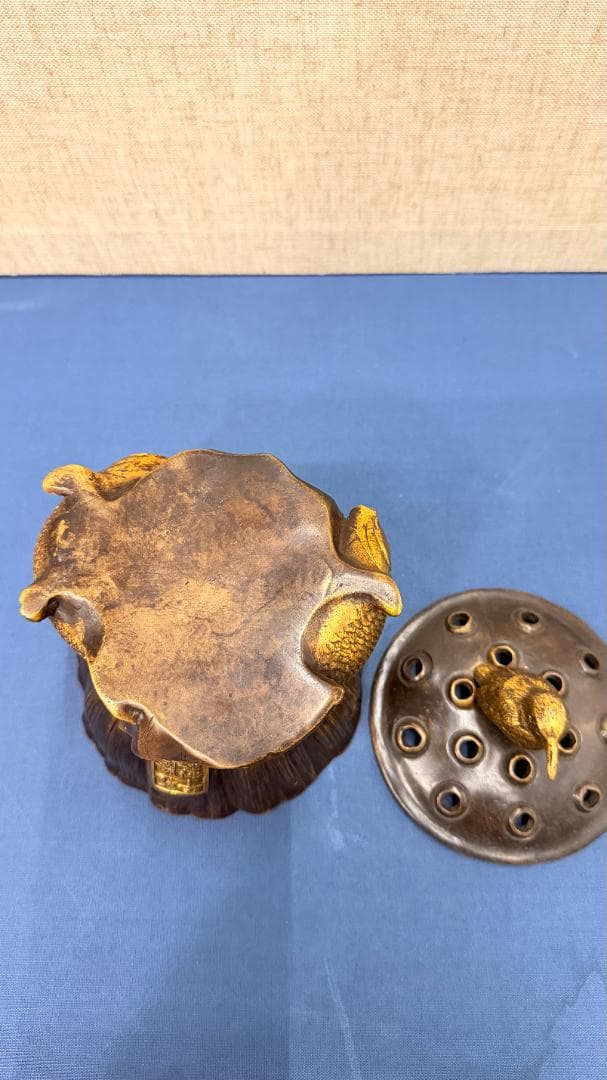 双魚蓮葉香炉｜鳥摘み蓋｜金彩古風｜香道具・置物