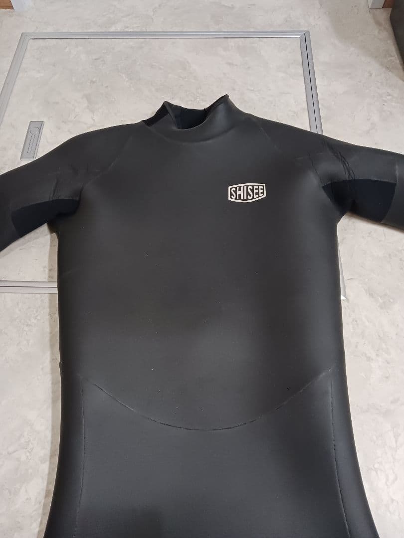 国産高品質　SHISEE セミドライ　ウェットスーツ
