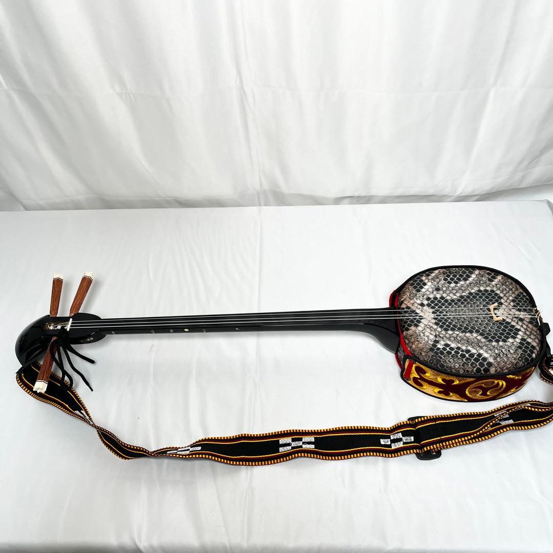 【美品】沖縄三線 人工皮 民謡楽器 民謡 和楽器 三線 付属品有