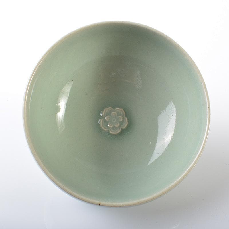 中国　龍泉窯　粉青磁　花刻　茶碗　M　R6128