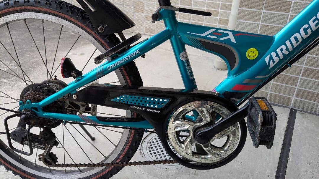 BRIDGESTONE キッズサイクル グリーン 前カゴ付き　22インチ