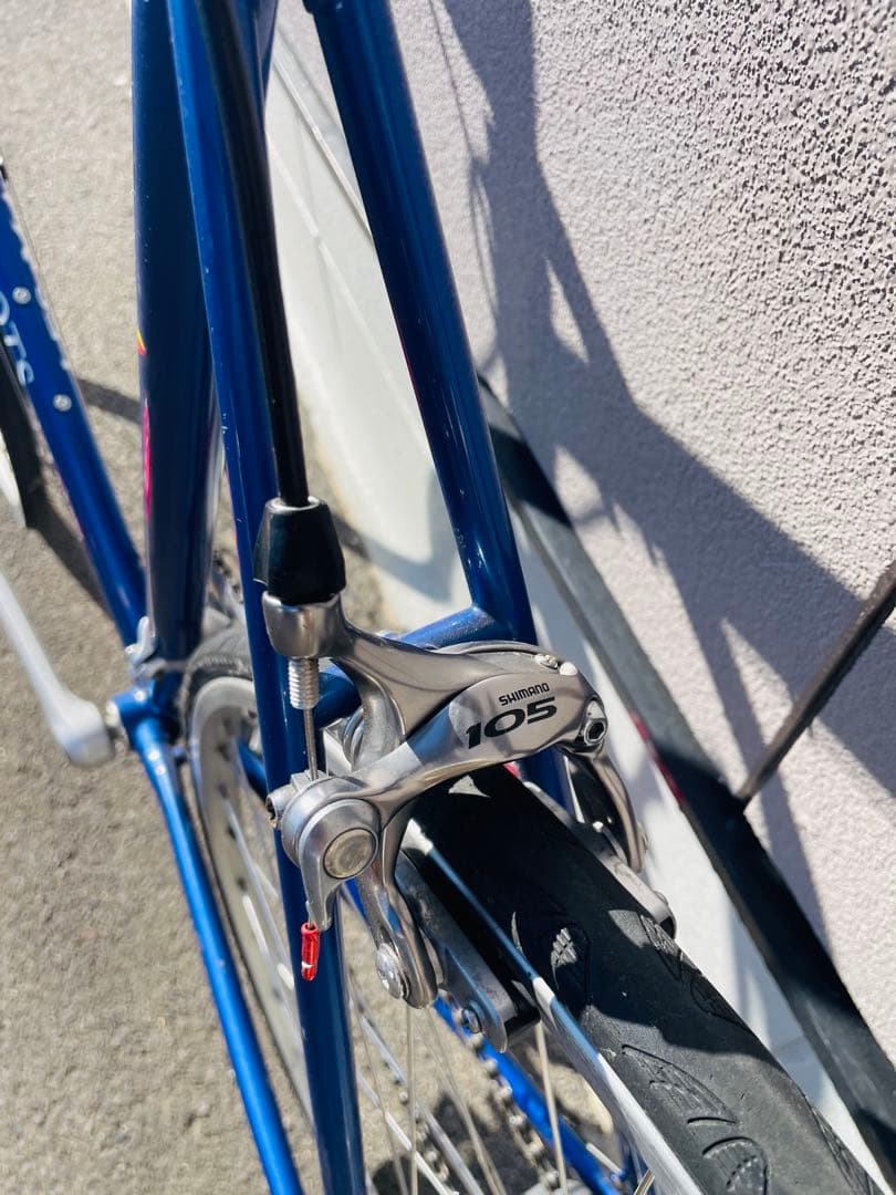 青いロードバイク Shimano 105