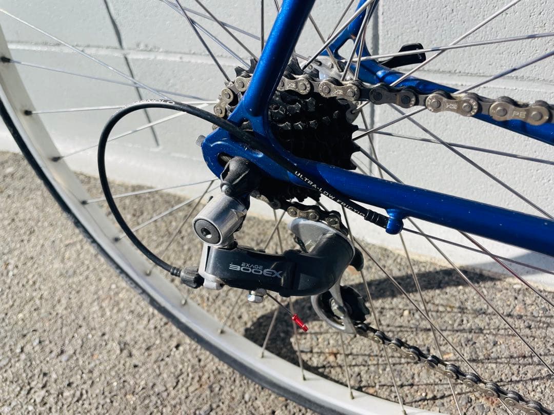 青いロードバイク Shimano 105