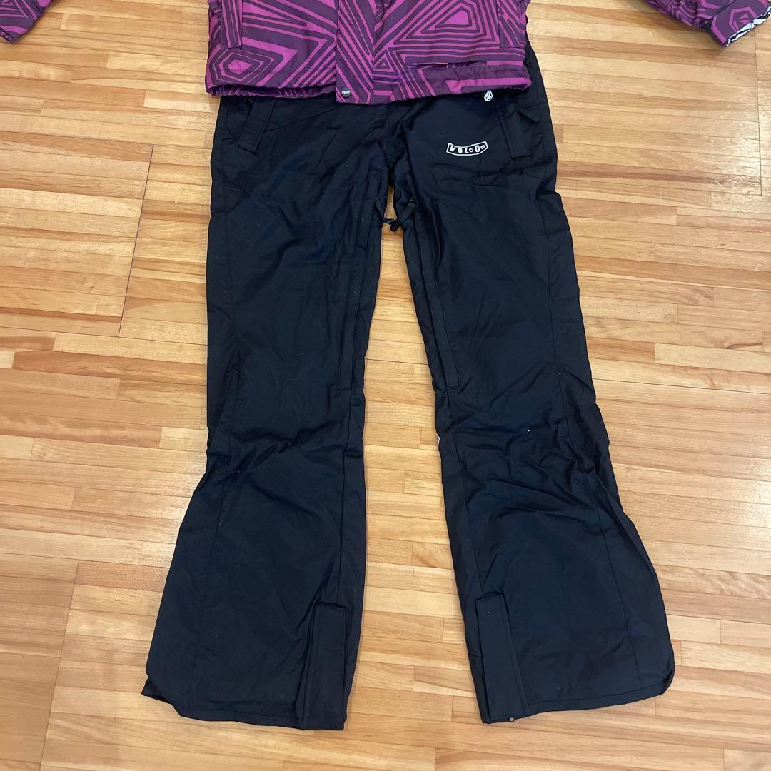 美品　VOLCOM レディース スノーボードウェアセット