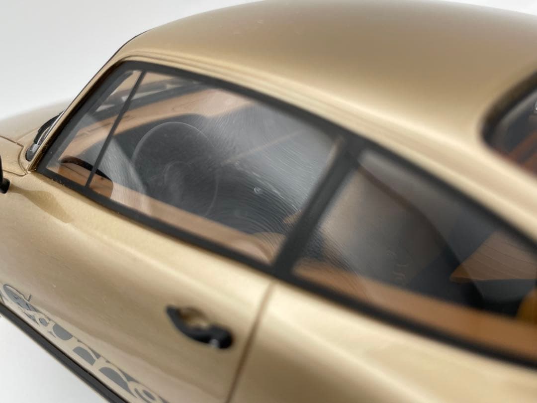 GT SPIRIT Porsche 911 Carrera ゴールド 1/18