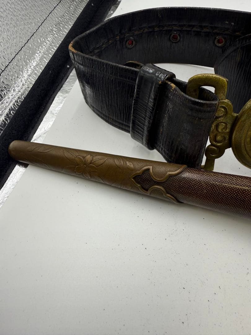 旧日本海軍　ベルトと短剣と肩章　大日本帝国海軍　当時物　海軍短剣模造刀