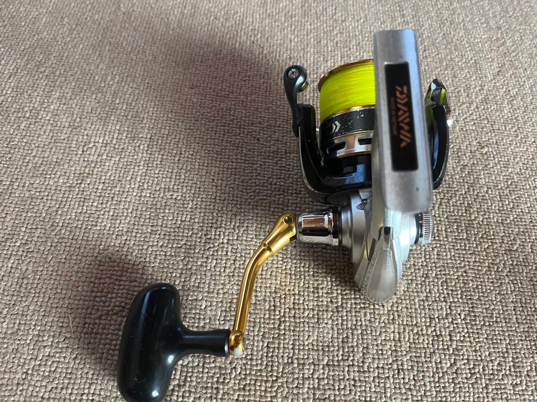 ダイワ クレスト3500 シマノ アリビオ2500 2個まとめ売り