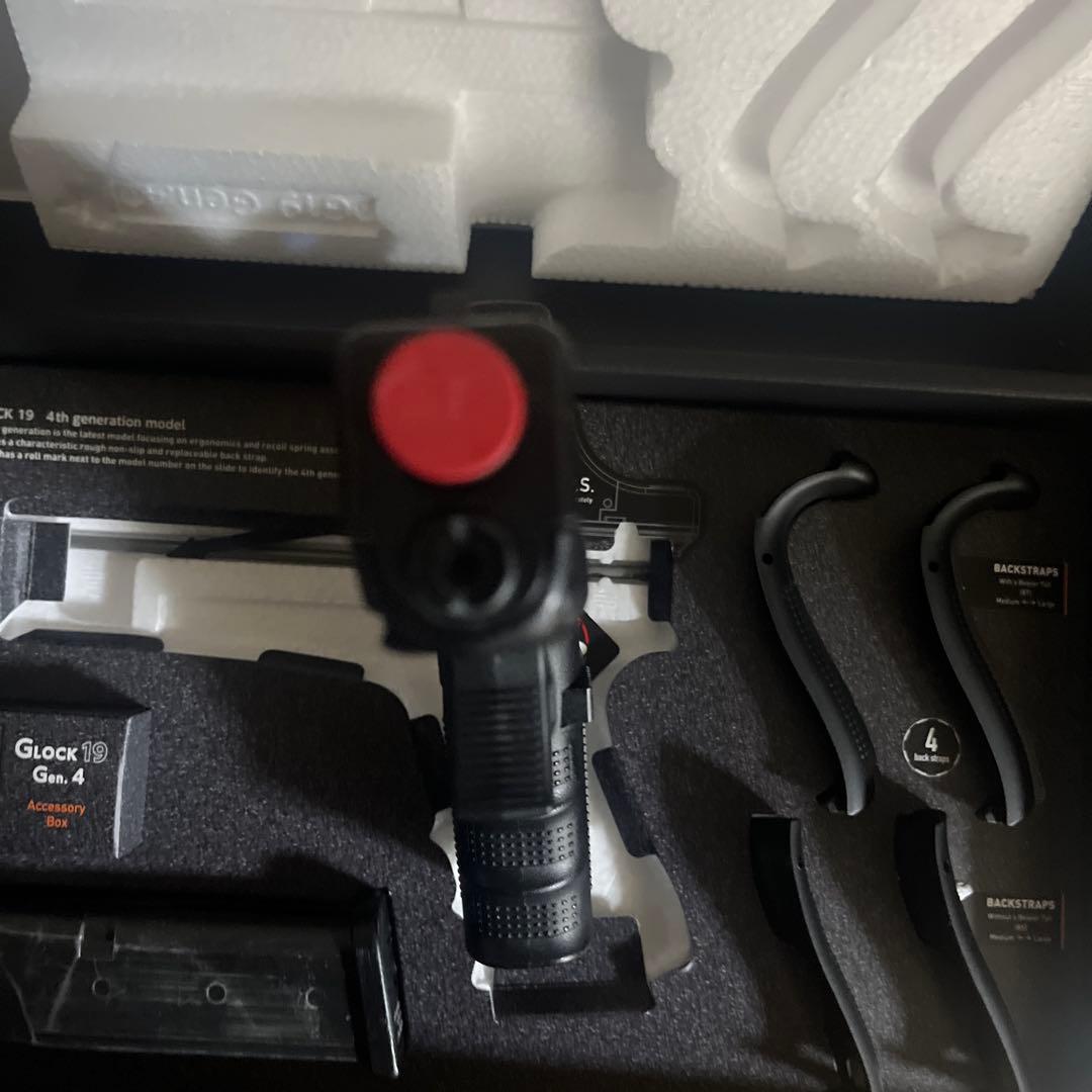 東京マルイ　Glock 19 Gen 4 (マイクロプロサイト付き)