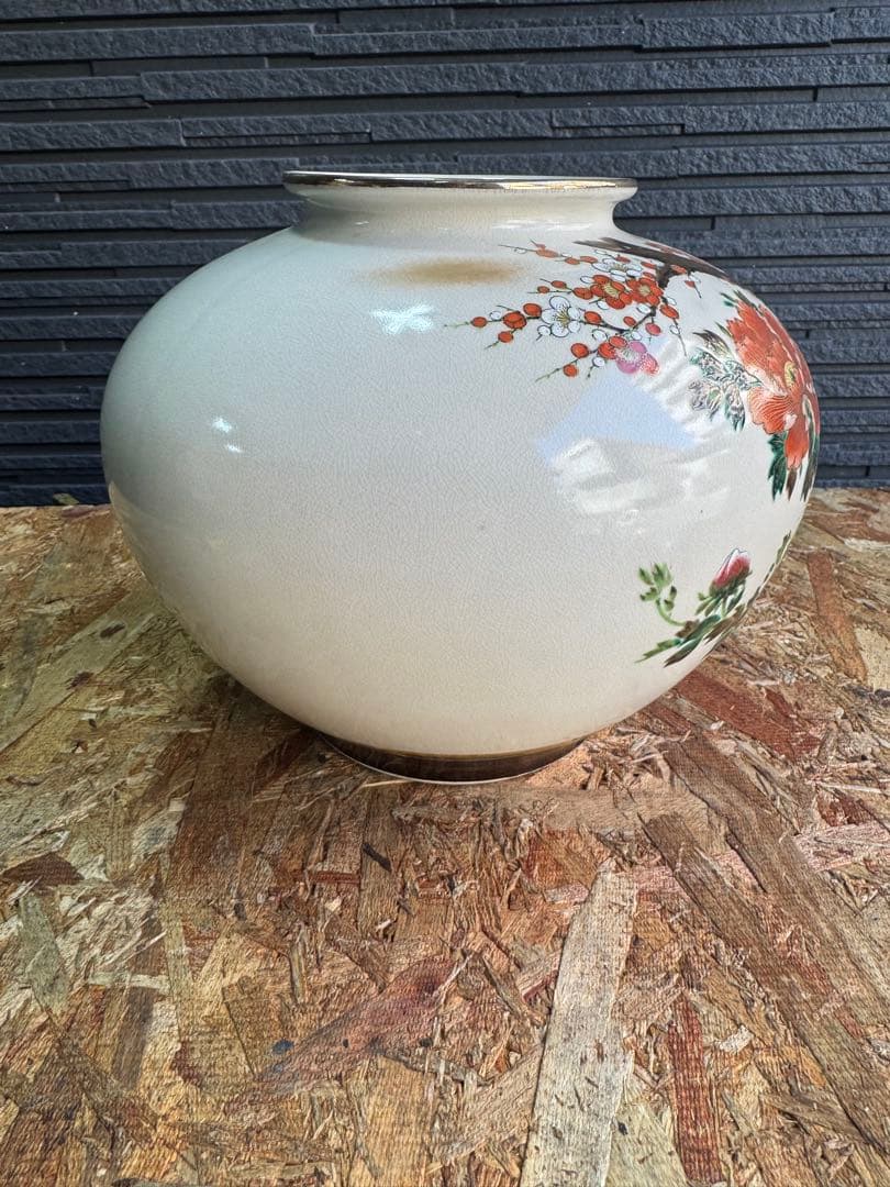 ② 九谷焼　花瓶　ツボ、　壺