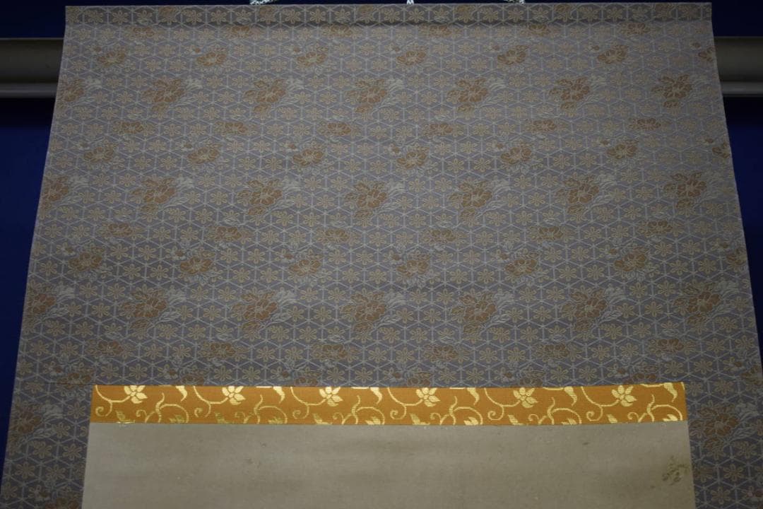 真作/狩野周信/紅葉花鳥図/桐題箱二重箱付/布袋屋掛軸HH-968