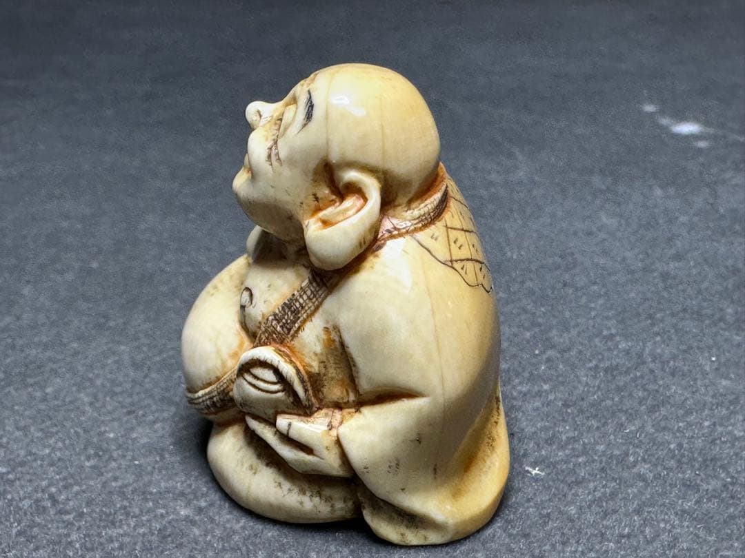 極上　根付　仏像　天然素材　アンティーク　和彫　置物　骨董　飾り物　古美術品