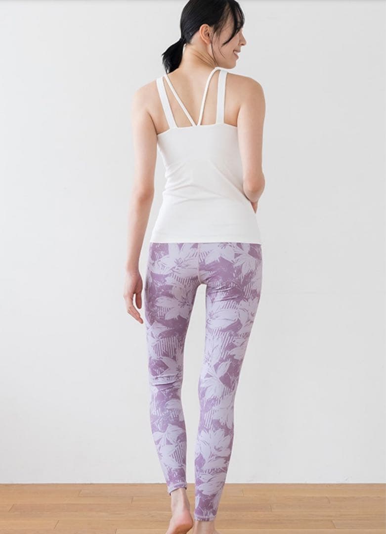 【新品】お値下げ⭕️ SUKALA タンクトップレギンスセットアップ　Sサイズ