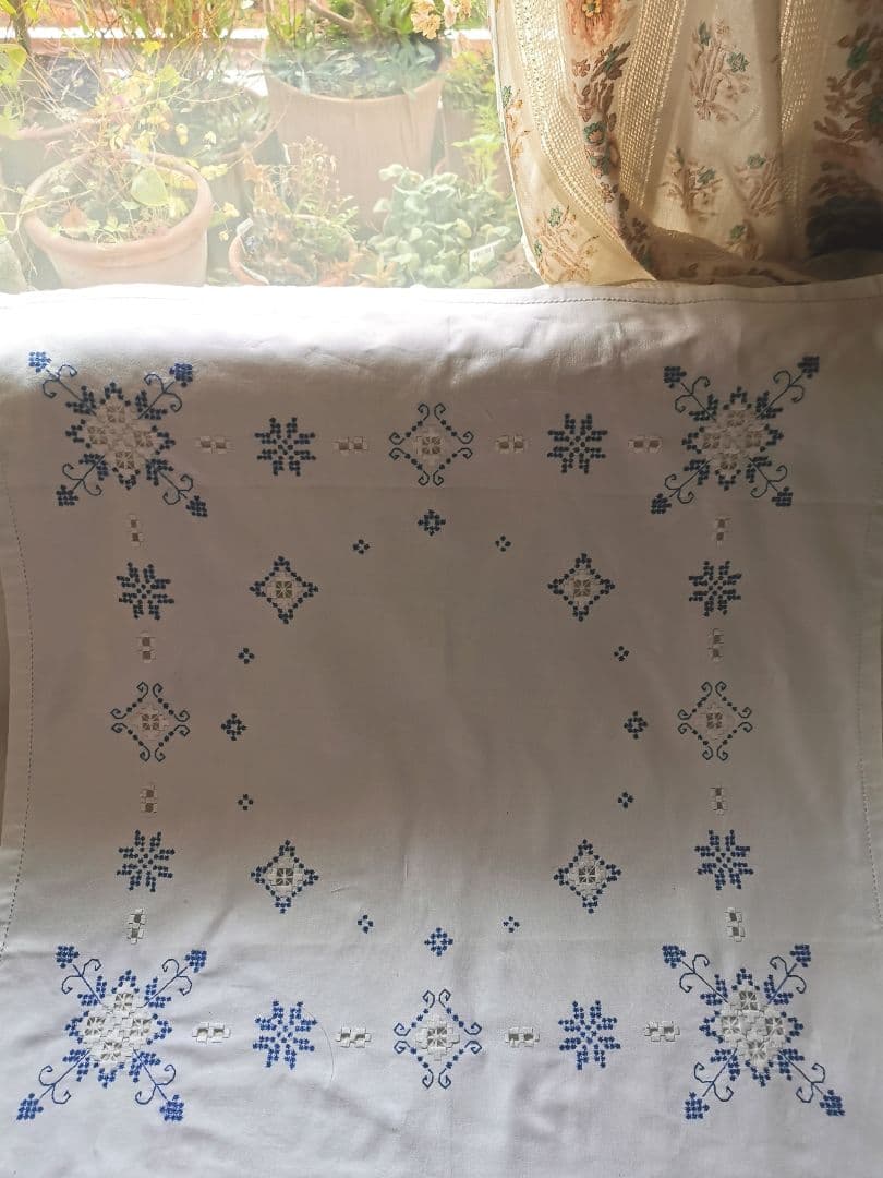 アンティーク 北欧ハーダンガーレース刺繍 大判クロス ブルーワーク✵ 雪の結晶