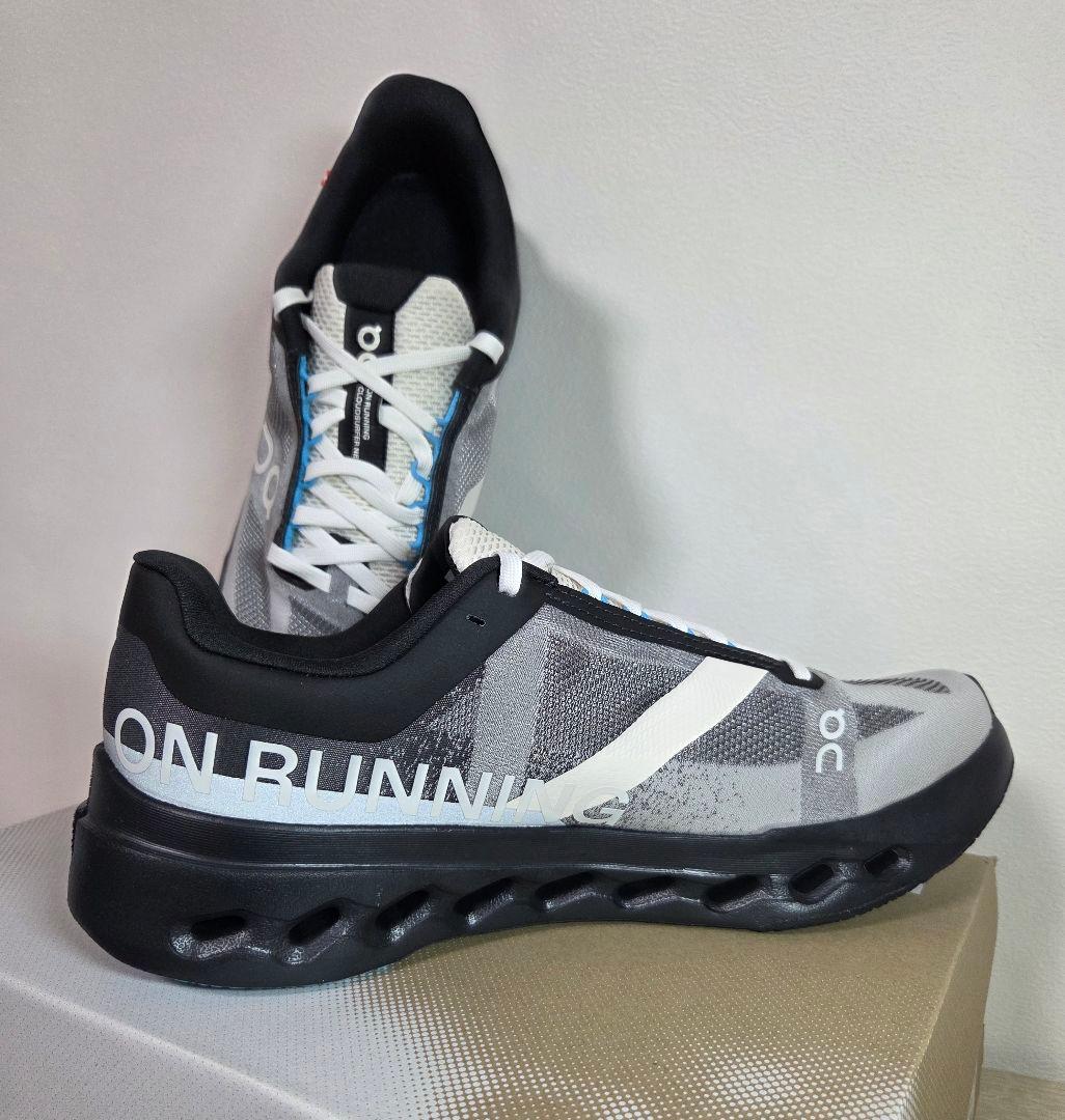 オン On Running Cloudsurfer Next Lumos