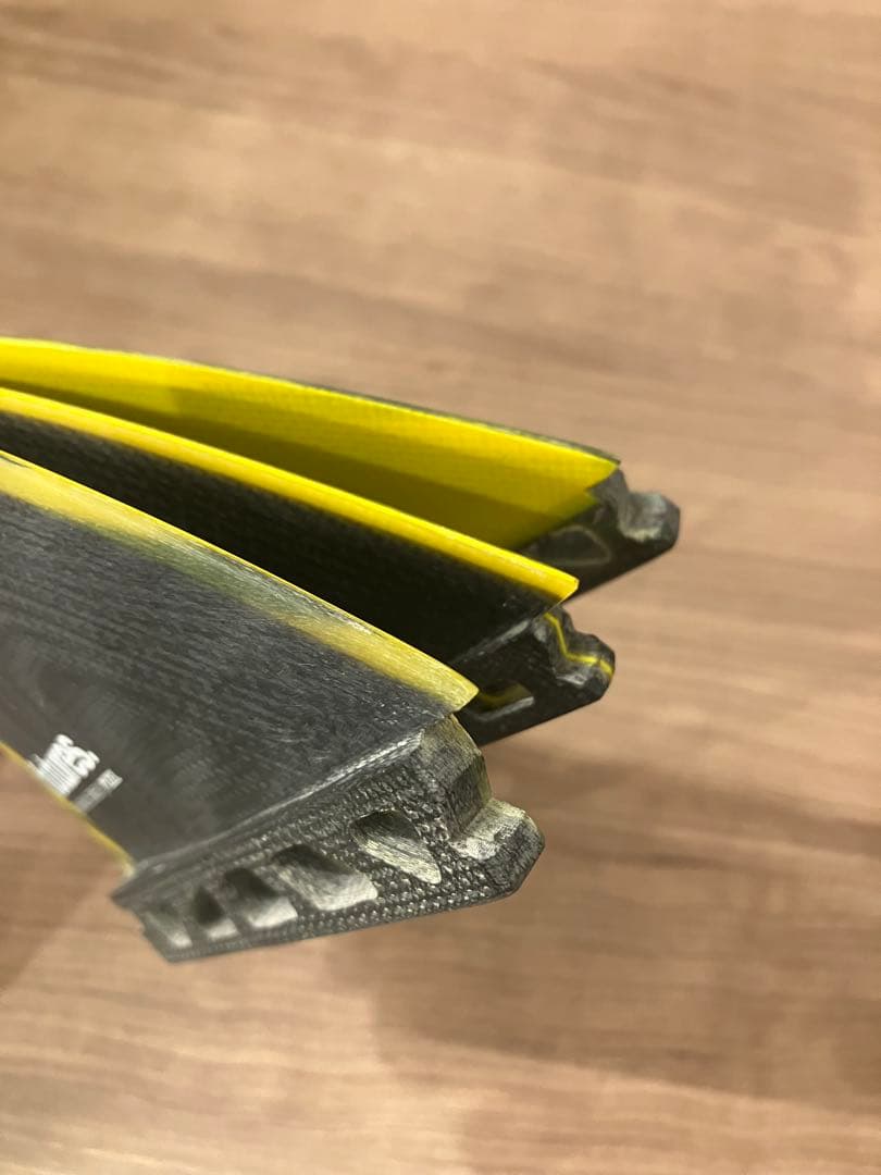 サーフボードフィン 3枚セット イエロー/ブラック パイゼル Lサイズ