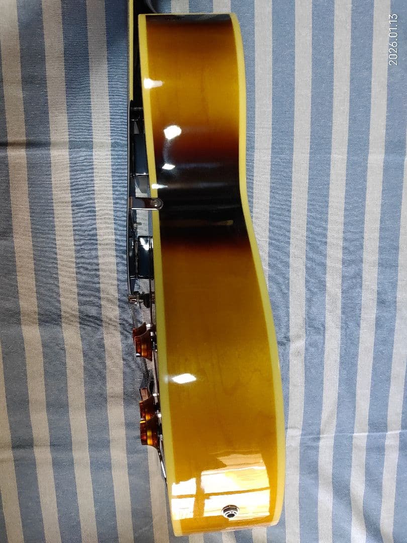 EpiphoneのフルアコES-175殆んど未使用ハードケース付、生産終了品です