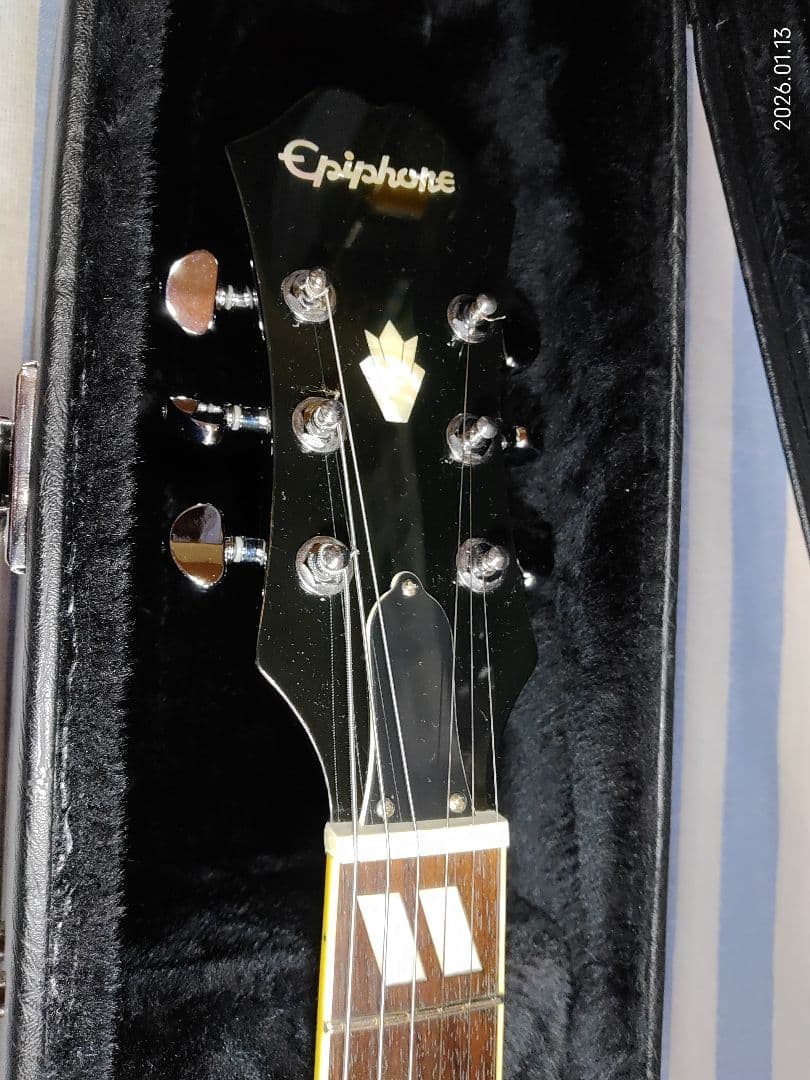 EpiphoneのフルアコES-175殆んど未使用ハードケース付、生産終了品です