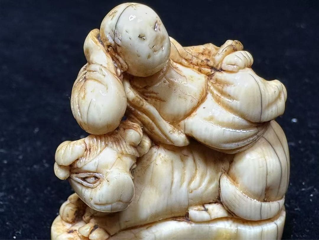 根付　置物　アンティーク　天然素材　彫刻 古美術品　細密細工　骨董コレクション