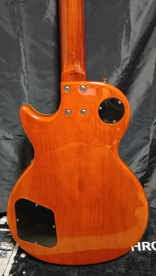 BUSKERのレスポールタイプ