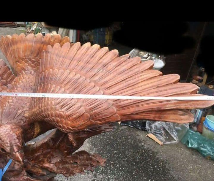 【希少】一刀彫　鷹　木工一刀彫　工芸品　インテリア　大きい彫り物　羽を広げた鷹