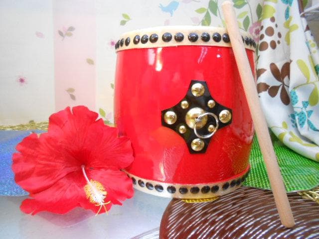 新品未使用(送料無料)13.980円　エイサー小太鼓18cm 撥付き