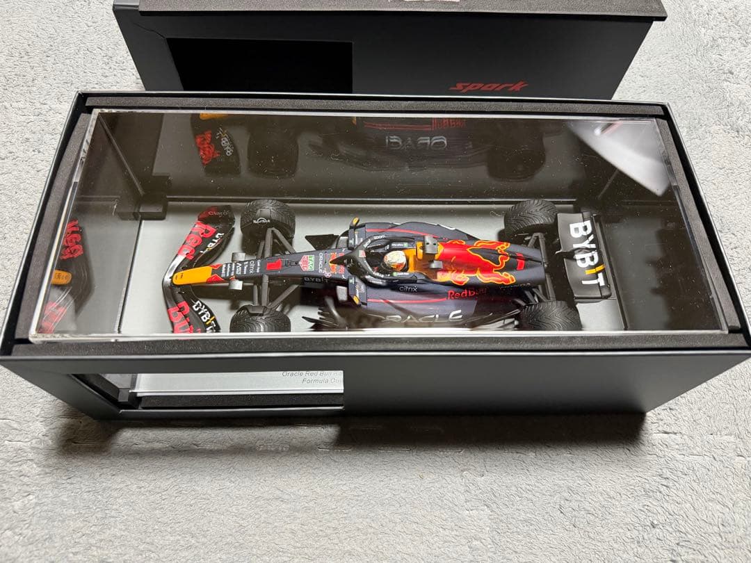 ミニカー spark Oracle Red Bull Racing RB16 2022