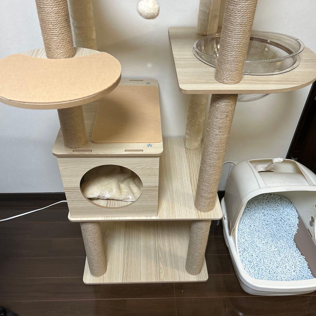 【ほぼ未使用】クリーム色のキャットタワー 据え置き型