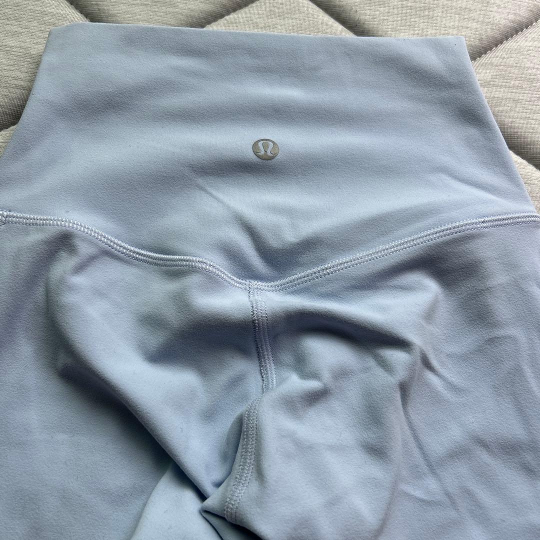 ルルレモンレギンス０　ライトブルー