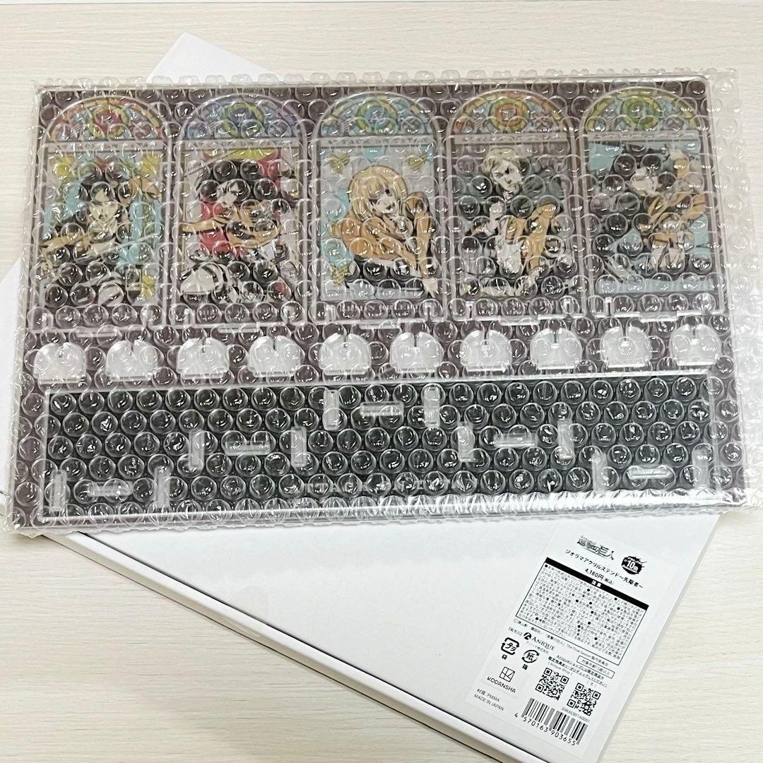 進撃の巨人　ジオラマアクリルステンド　3種セット　先駆者／統率者／宿縁の戦士