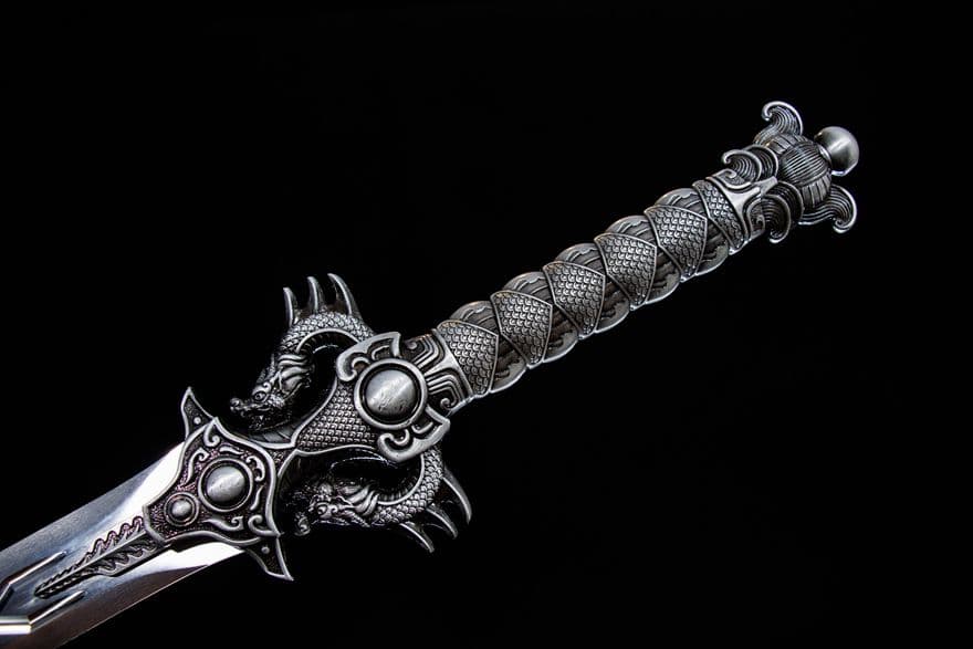 【ね竜戦剣】古兵器 刀装具 日本刀　模造刀 居合刀 武士道 鑑賞用 美術刀