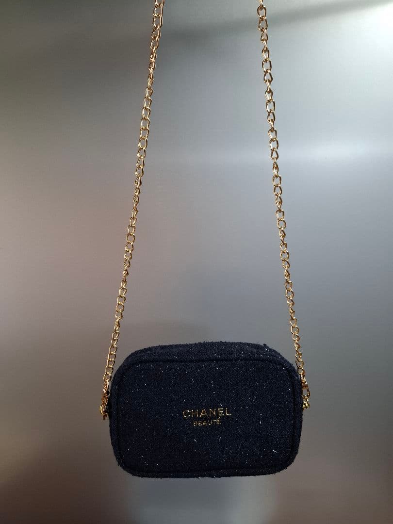 CHANEL 　2025ホリデー限定ポーチ　ネイビー　ノベルティ　斜め掛け