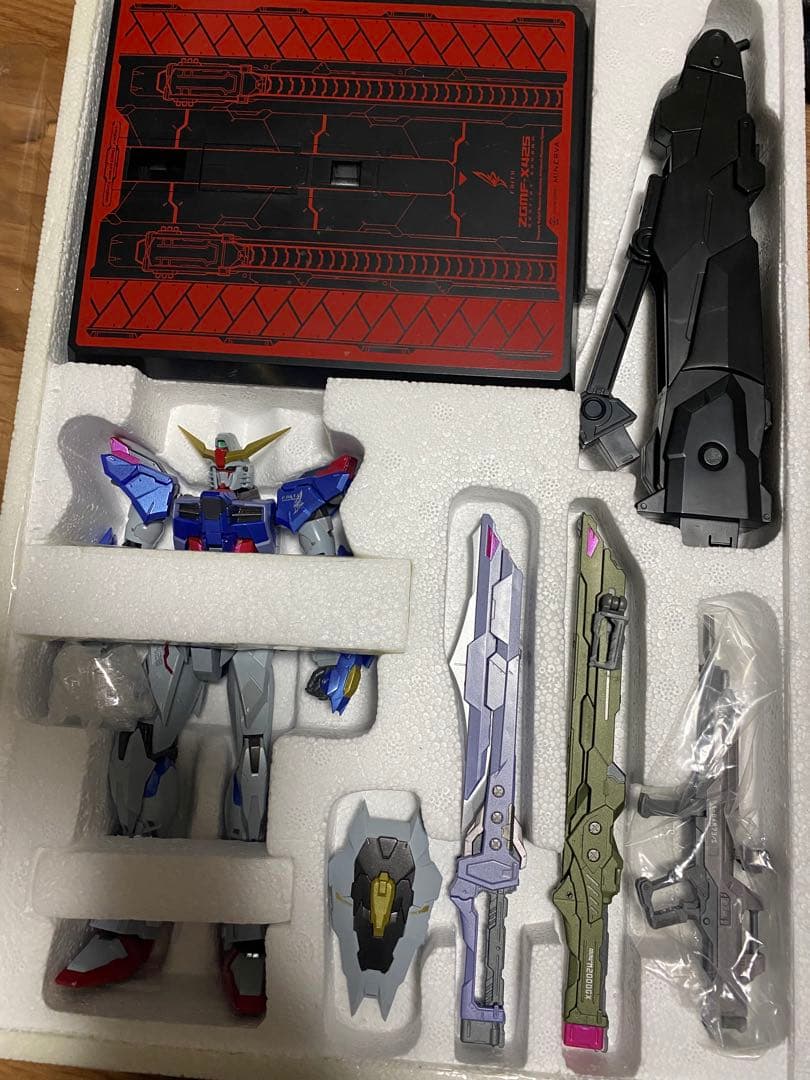 メタルビルド　ディスティニーガンダム