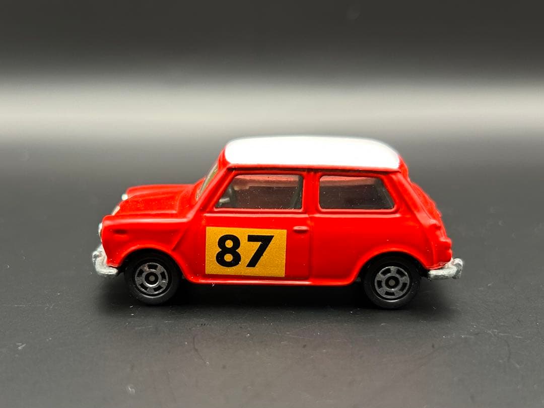 トミカ　ミニクーパー　英国トラフィック社　Ｎo87