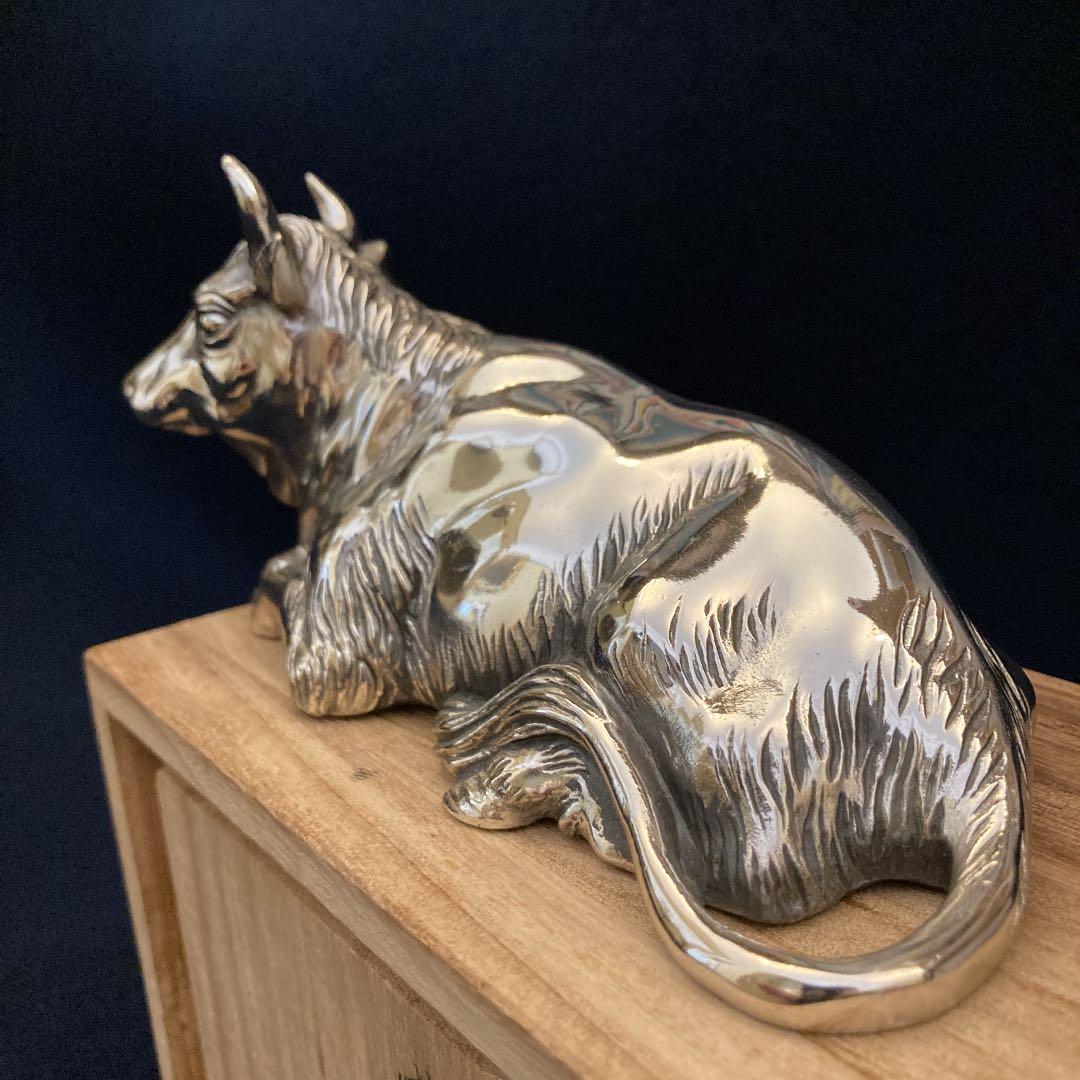 高村光雲　座牛　洋銀　置物