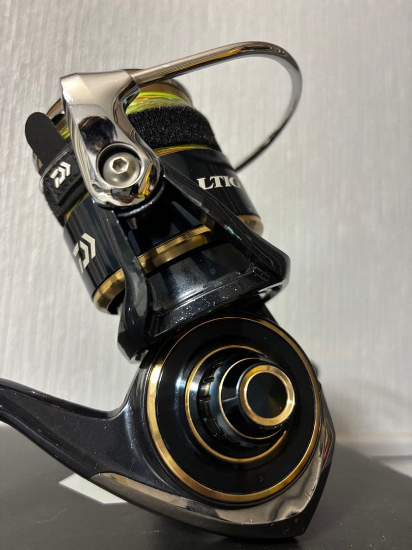 SALTIGA 8000-H スピニングリール　SLPアルミラウンドノブ付き