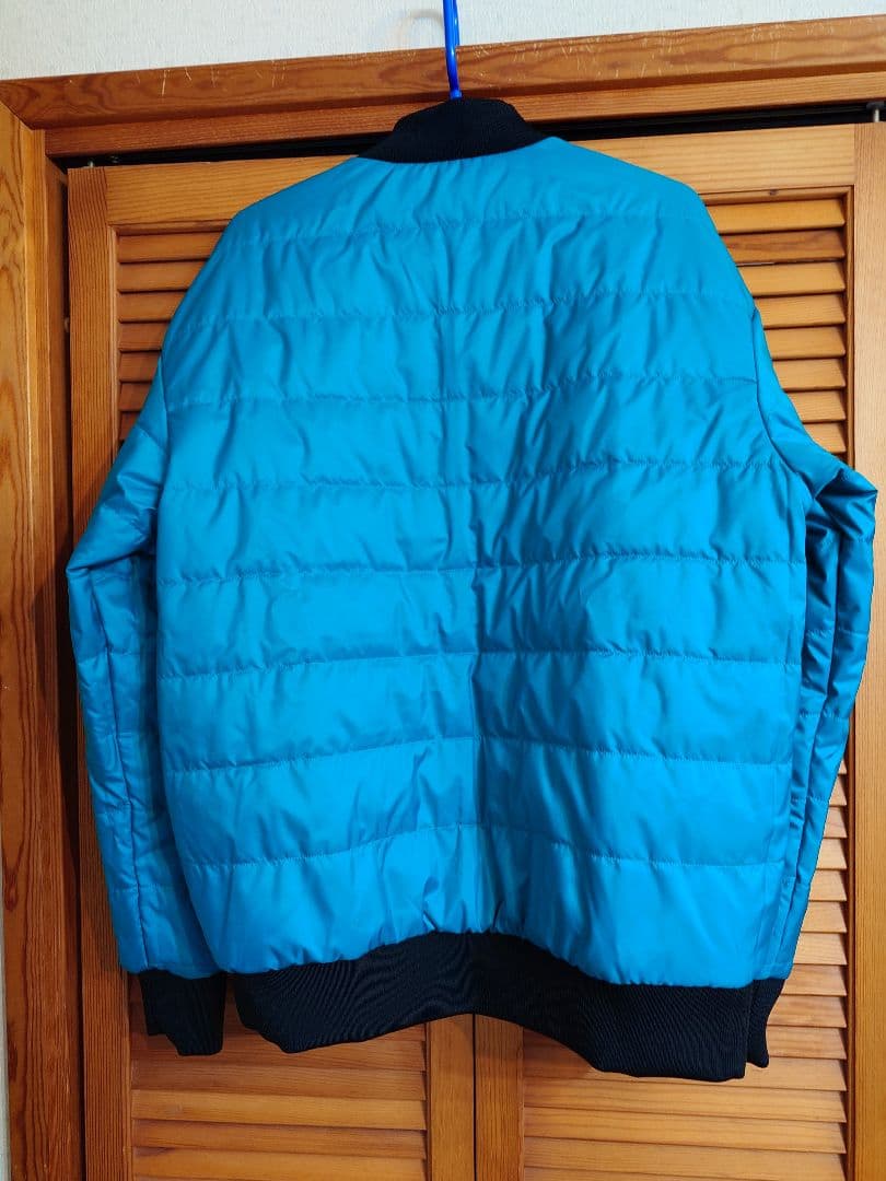 リバプール　25-26　アディダスオリジナルス　中綿ジャケット　リバーシブル