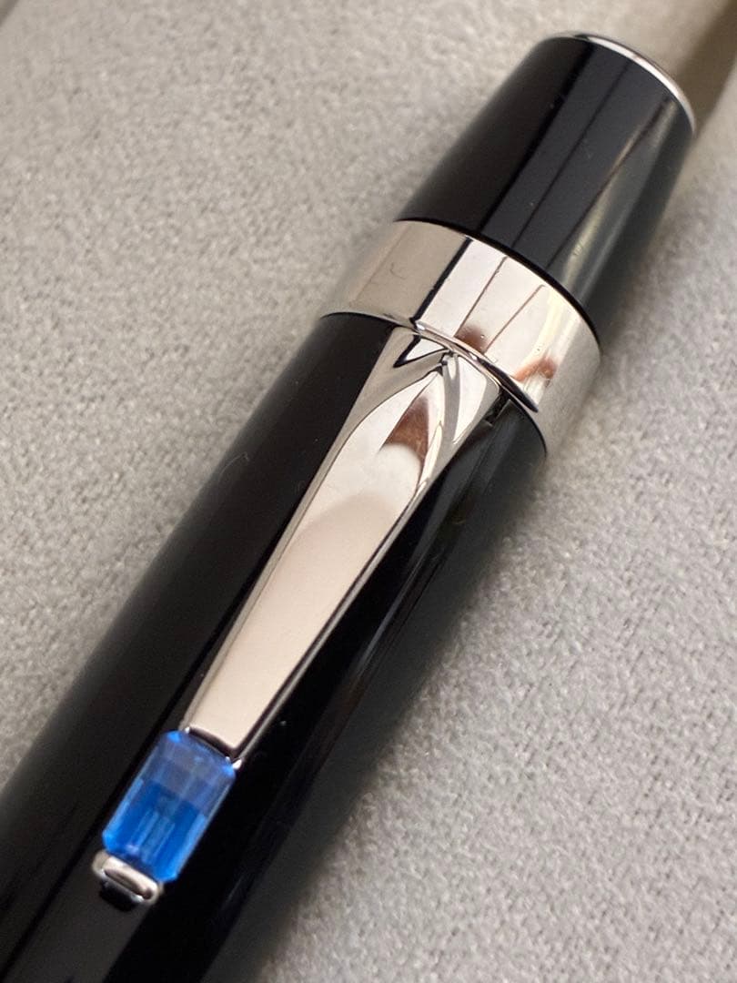 ◾️プラチナ◾️モンブラン◾️ボエム ボールペン◾️ブルーストーン◾️化粧箱付属◾️筆記良◾️