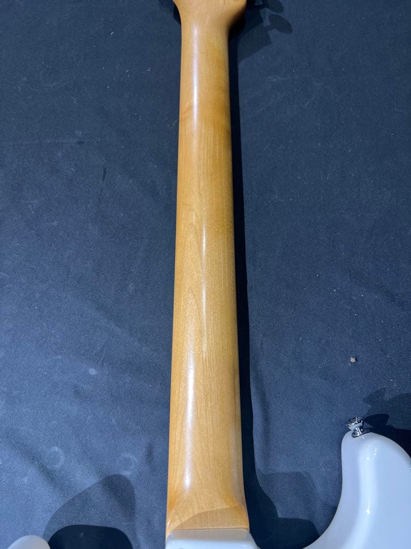 MOON オーダーストラト　EMG アクティブ　ムーニーロゴ　白