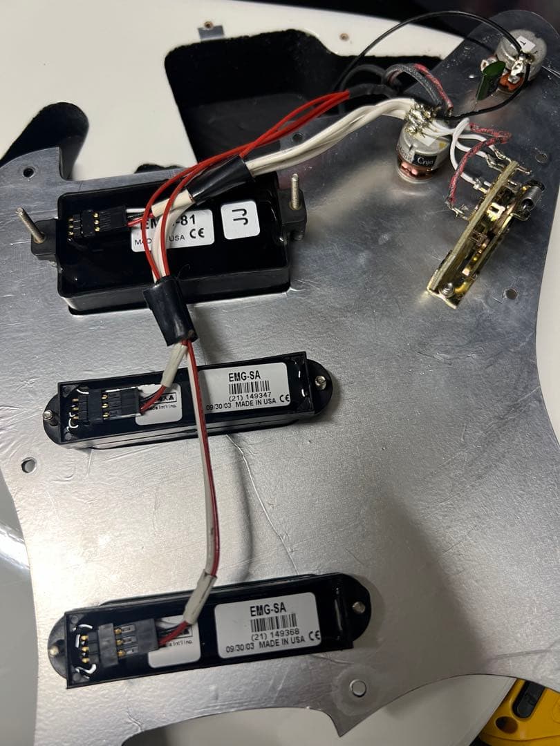 MOON オーダーストラト　EMG アクティブ　ムーニーロゴ　白