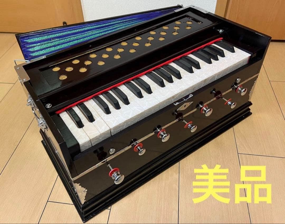 ハルモニウム harmonium