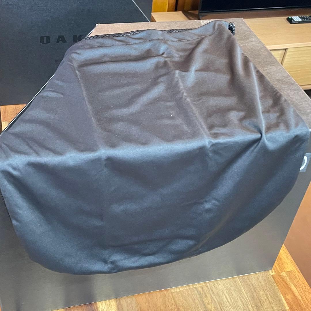 【新品・未使用】OAKLEY オークリー　Mサイズ　ヘルメット　MOD3